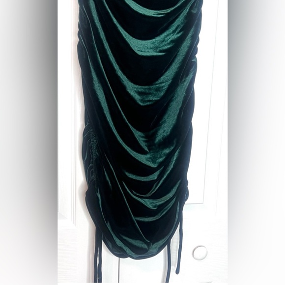 House of Harlow 1960 Green Velvet One Shoulder Dress - Picture 4 of 8